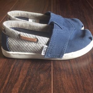 Toms slip on shoe